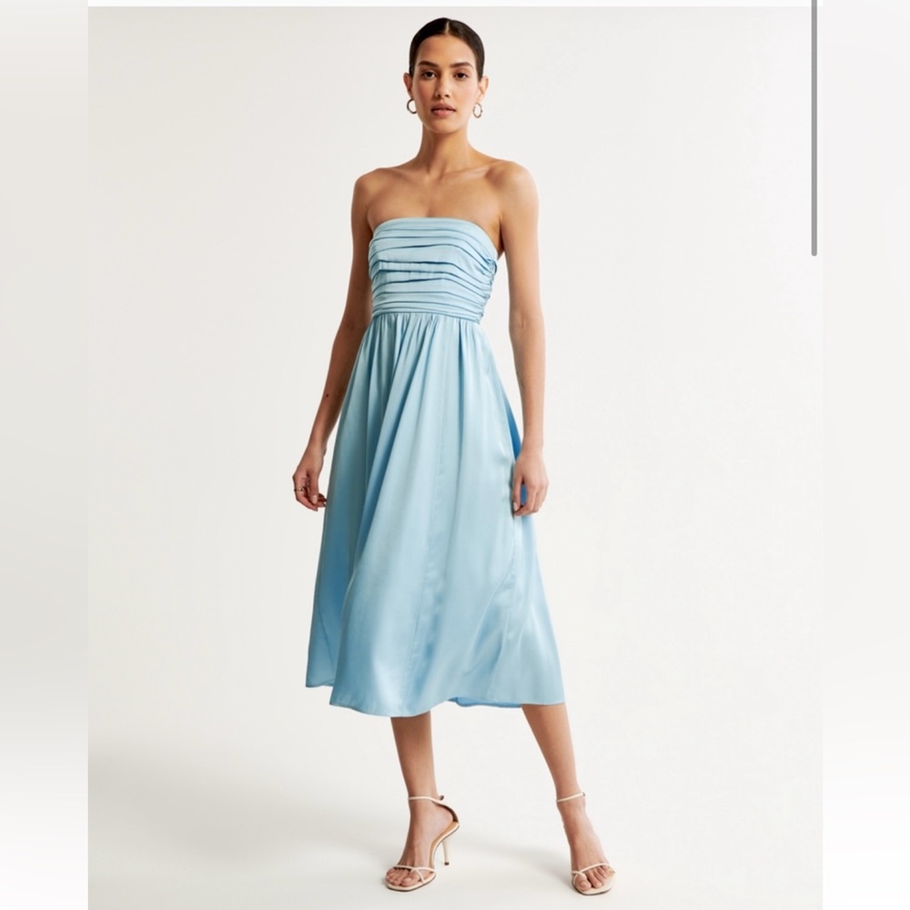 Abercrombie & Fitch Satin Emerson Ruched Strapless
Midi Dress
Blue NWOT